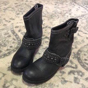 NWOT. Ash rebel boots. Size 37